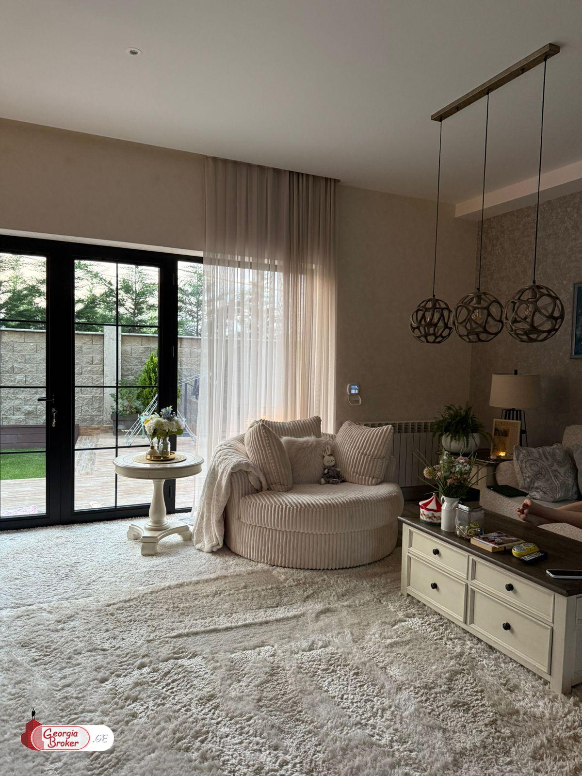 продается дом с новым ремонтом 8-комнат